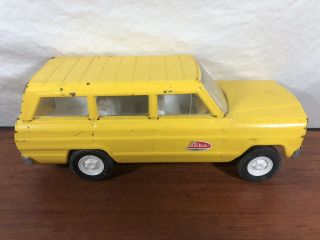 Barn Find Vintage 1960’s Pressed Steel Tonka Toys Yellow Jeep Wagoner Toy Truck 2