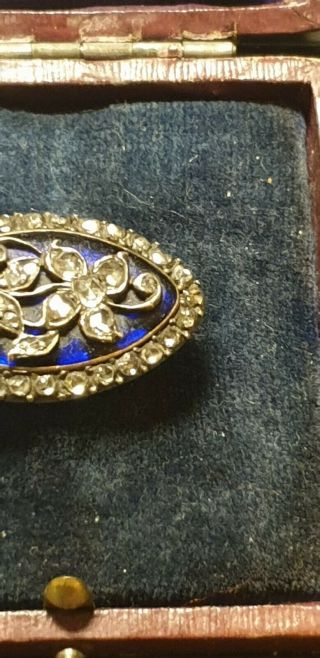 Georgian Brooch With Rough Cut Diamonds And Enamel Gold Back early 19th C. 3