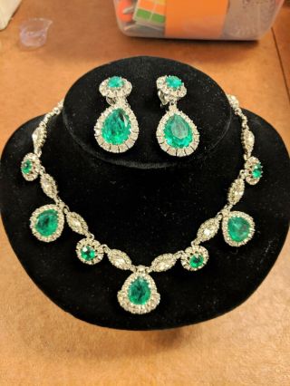 Rare Ciner " Dynasty " Flawed Emerald Rhinestone Necklace Earrings Silvertone Set
