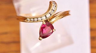 Pear Shape Ruby And Diamond Ring in 18k Gold MAKE OFFER 9