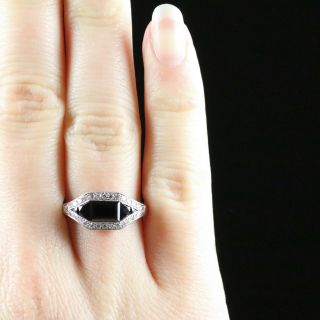 ANTIQUE ART DECO DIAMOND AND ONYX RING 18CT WHITE GOLD 7