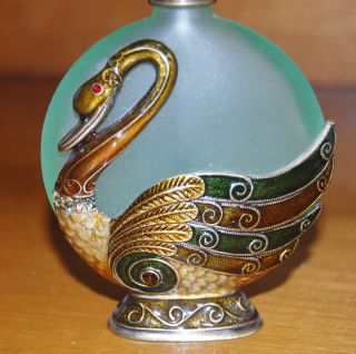 Vintage green glass Bronze enamel jeweled Swan screw top bottle perfume oil 2