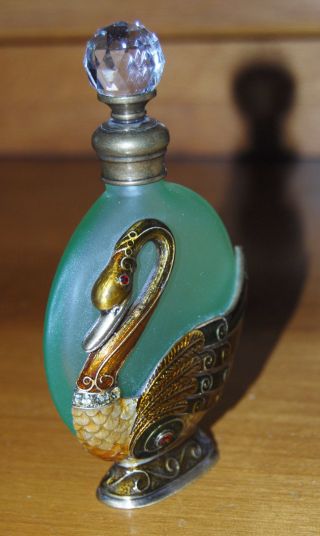 Vintage green glass Bronze enamel jeweled Swan screw top bottle perfume oil 4