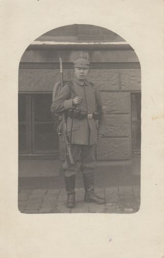 Wwi Rppc Photo German Soldier In Spiked Helmet W Rifle & Back Pack 26