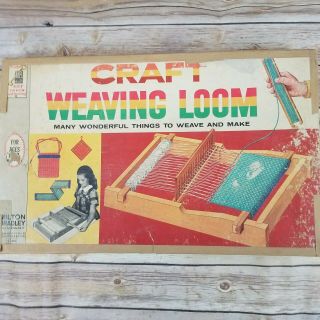 Milton Bradley Craft Weaving Loom Vintage 1962 Fiber Arts Hobby Diy