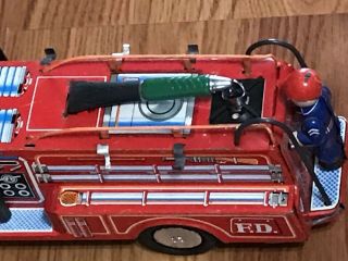 12” Vintage Yonezawa 8 - 119 Japanese Tin Friction Fire Truck Nozzle 8 - 119 4
