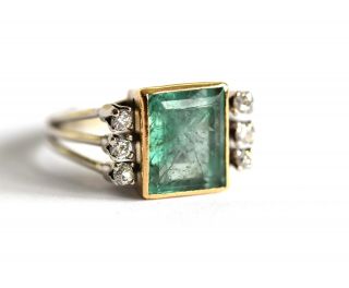 Exceptional 14ct white gold 3carat emerald and diamond bespoke ring 2