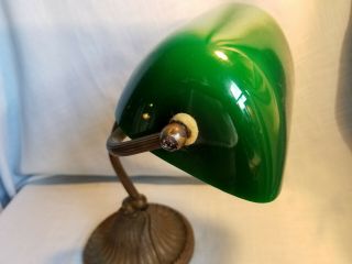 ANTIQUE VINTAGE EARLY BANKERS BRASS BRONZE TABLE LAMP BASE GREEN GLASS LAMPSHADE 4