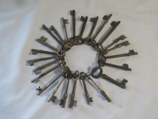 25 Antique Vintage Skeleton Keys T.  B.  Fdy.  Co.  Yale & Towne Jaco Sargent More