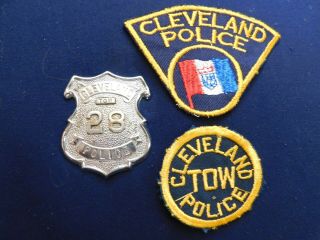 Obsolete Cleveland Police Tow Badge And Patches Vintage