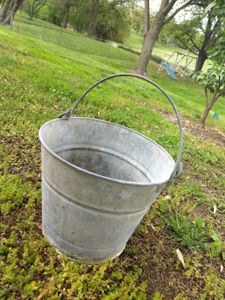 Primitive Metal Galvanized Vintage Water Pail Bucket Planter With Handle
