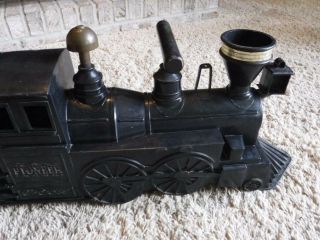 MARX Ride - On Toy Train Pioneer 49 1950 ' s Plastic with Wood Handle 8