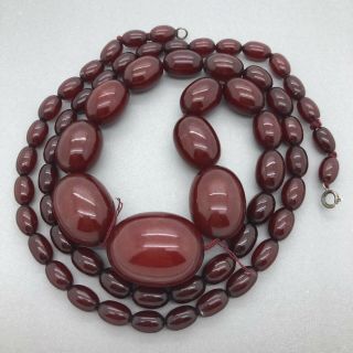 Very Fine Heavy Art Deco Cherry Amber Bakelite Faturan Necklace - 95.  7g