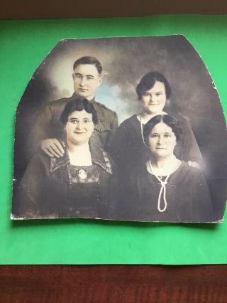 World War 1 Era Photo 1920 Soldier And Family Portrait W Trinkets From France?