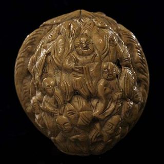 Lovely Antique Vintage Chinese Hediao Hand Carved 18 Luohan Walnut Nut