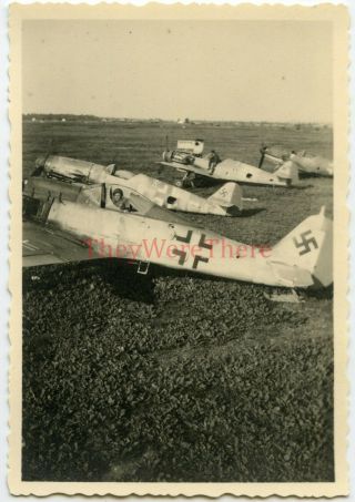 Wwii Photo - Captured German Folke - Wulf Fw 190 & Messerschmitt Bf - 109 Planes