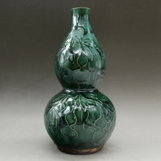 Chinese Old Porcelain Green Glaze Hand - Carved Calabash Form Vase C02