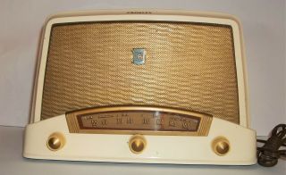 Vintage 1948 Crosley Radio Model 9 - 106w Table Top Antique It Great