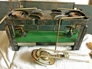 Vintage Coleman Wwii Model Tm8 - 615 Us Military Stove & Shield No.  523