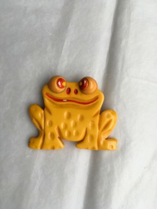 Vintage Bakelite Sunlight Yellow Frog Toad Pin Brooch 57mm