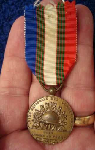 Wwi French Medal Of The National Union Of Combatants - Medal And Ribbon
