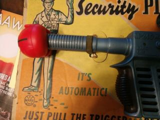 VINTAGE MARX SECURITY PISTOL ON CARD USA made toy plastic toy gun 3