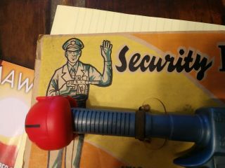 VINTAGE MARX SECURITY PISTOL ON CARD USA made toy plastic toy gun 8