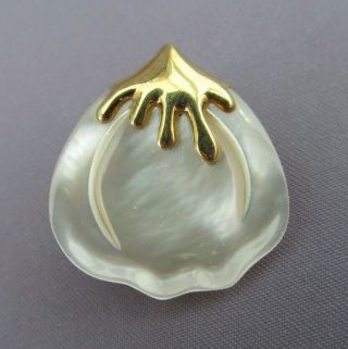Vintage Tiffany & Co T&co.  750 18k Yellow Gold Carved Mother Of Pearl Brooch Pin