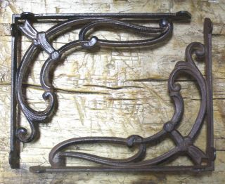 2 Cast Iron Antique Style Victorian Scroll Brackets Garden Braces Shelf Bracket