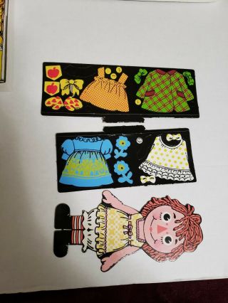 Neat Vintage 1974 RAGGEDY ANN DOLL HOUSE Colorforms & Extra Doll With Outfits 4