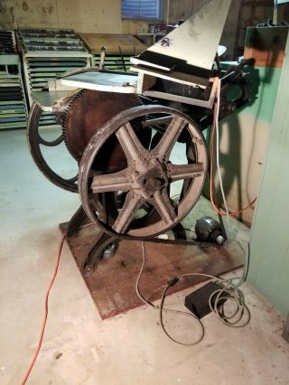 Chandler and Price 8x12 antique letterpress printing press. 3