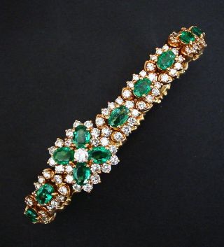 Vintage 1970s Harry Winston Colombian Emerald and Diamond Bracelet in 18K Gold 5