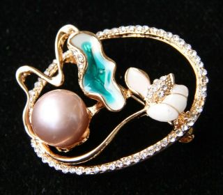 Chinese Exquisite Handmade Pearl Brooch