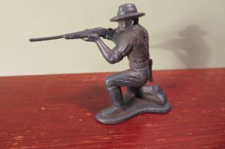 Vintage Marx Kneeling cavalry man shooting carbine.  From Rin Tin Tin play set 2