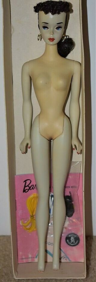 Vintage Ponytail Barbie 3 Pale Ivory,  Brown Eyeshadow,  Boxed Japan on foot 10