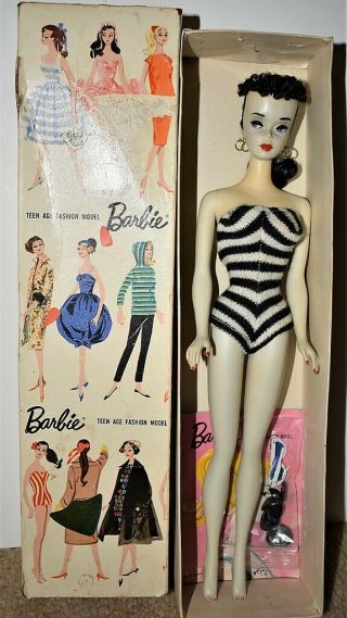 Vintage Ponytail Barbie 3 Pale Ivory,  Brown Eyeshadow,  Boxed Japan on foot 4