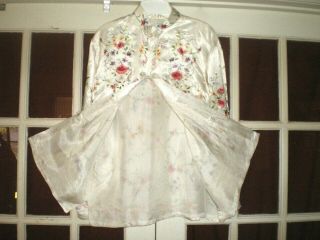 Chinese Vintage 100 White Silk Jacket/Robe w/Embroidered Floral Design sz XL 8