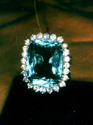 Dazzling Aquamarine & Diamond Ring