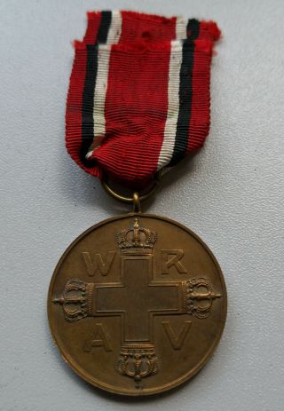 German Ww 1 Red Cross Medal With Ribbon