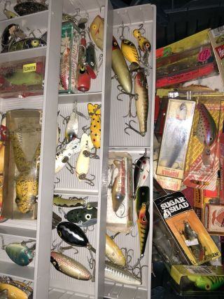 vintage tackle box full of lures 8