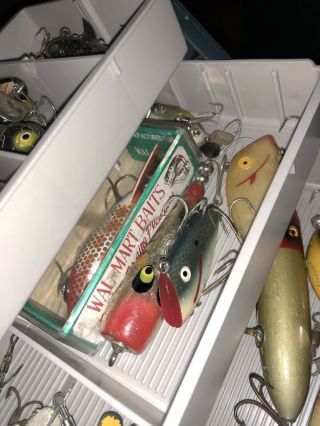 vintage tackle box full of lures 9