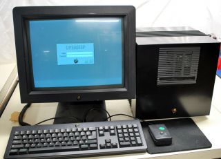 Rare Next Cube Boots To Openstep 4.  2 W/68040 W/kbd,  Monitor & Mouse