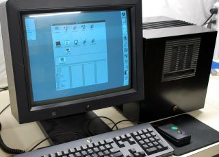 Rare NEXT Cube Boots to OpenStep 4.  2 w/68040 w/Kbd,  Monitor & Mouse 2