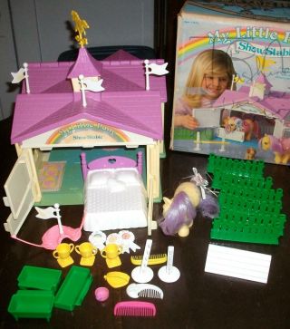 Vintage G1 Hasbro My Little Pony Show Stable W/ Box & Accessories 1983