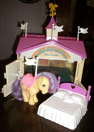 Vintage G1 Hasbro My Little Pony Show Stable W/ Box & Accessories 1983 6