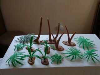 MARX Orig.  Jungle,  Iwo Jima,  Plam Trees and Ferns with tops.  2 3