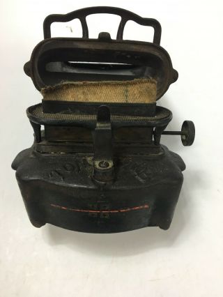 Antique Cast Iron Tom Thumb Lamp - Stove Kerosene Low Heat Lamp - Circa Late 1800s 7