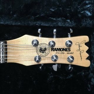 2001 Mosrite Johnny Ramone Proffesional Model Serial No J0 Guitar Very Rare 6
