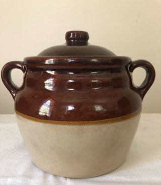 Monmouth Pottery Double Handled Crock - Vintage Stoneware Bean Pot Usa 2.  5 Qt