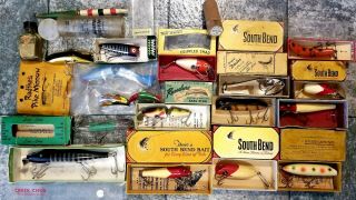Big Vintage Tackle Box,  Full of Old Fishing Lures,  over 15 in boxes. 5